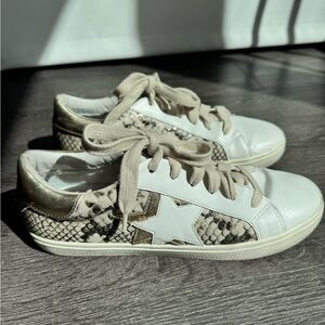 Steve Madden Sneakers Size 10 (Golden Goose look alike)